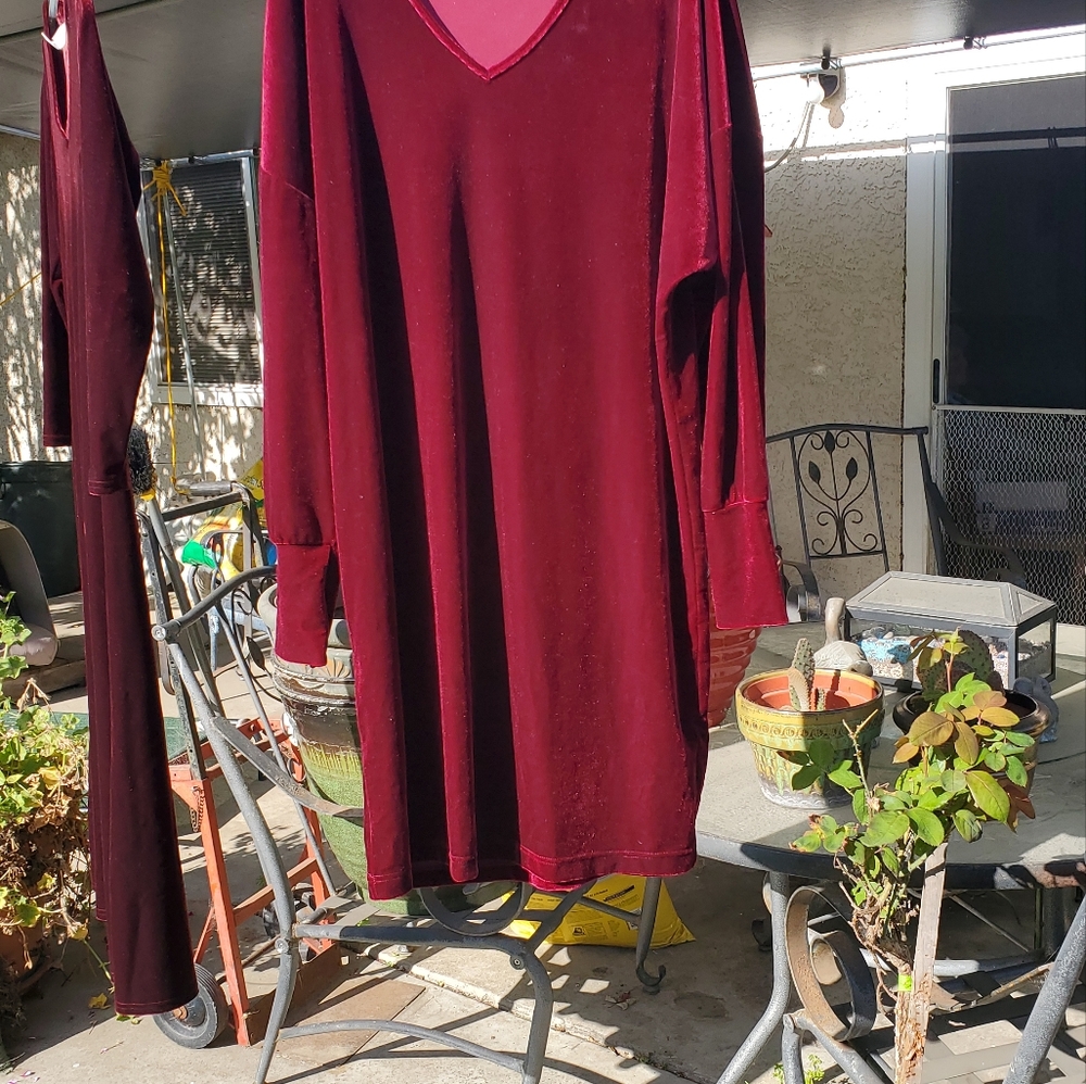 Long sleeve dark red velvet dress